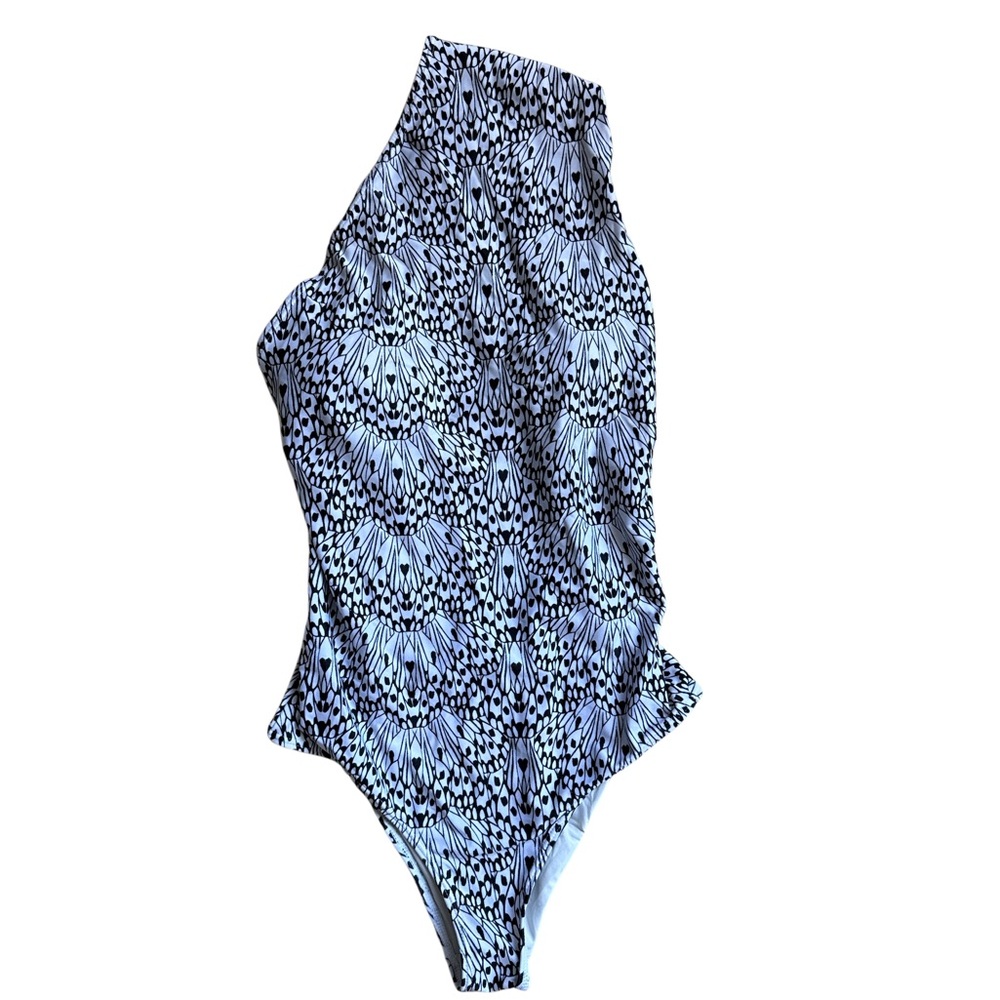 Chic Black and White Patterned Swimsuit